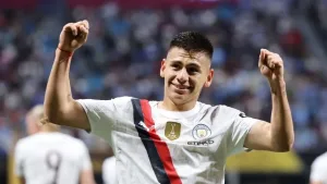 Diablito Echeverri hizo un golazo de tiro libre para el Manchester City en el Mundial