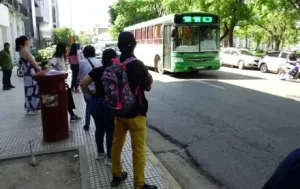 Resistencia: Colectivos volverían al paro si no se pagan aguinaldos