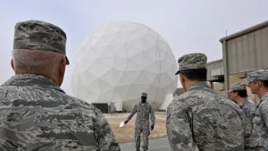 Imágenes satelitales muestran el daño causado por misil iraní a base norteamericana