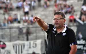 Pancaldo rearma el once de For Ever para recibir a Gimnasia de Mendoza