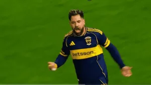 Boca rescató un polémico empate en el final con Racing 1-1