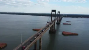 Confusión en el puente: pensaron que quería arrojarse pero sólo se descompuso