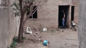 Un adolescente fue encontrado sin vida en una obra en construcción