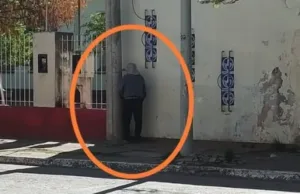 Atraparon a un anciano por exhibiciones obscenas frente a una escuela