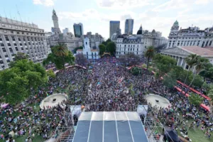 Multitudinaria Marcha del Orgullo en Bs.As.