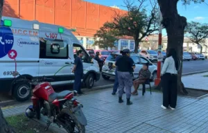 Una mujer herida pidió auxilio en Casa de Gobierno y terminaron demorados ella y su pareja