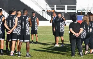 For Ever arrancó la pretemporada con caras nuevas