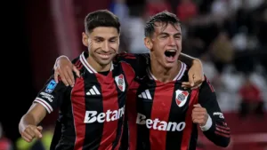 River ganó 2-1 como visitante en el debut de Coudet